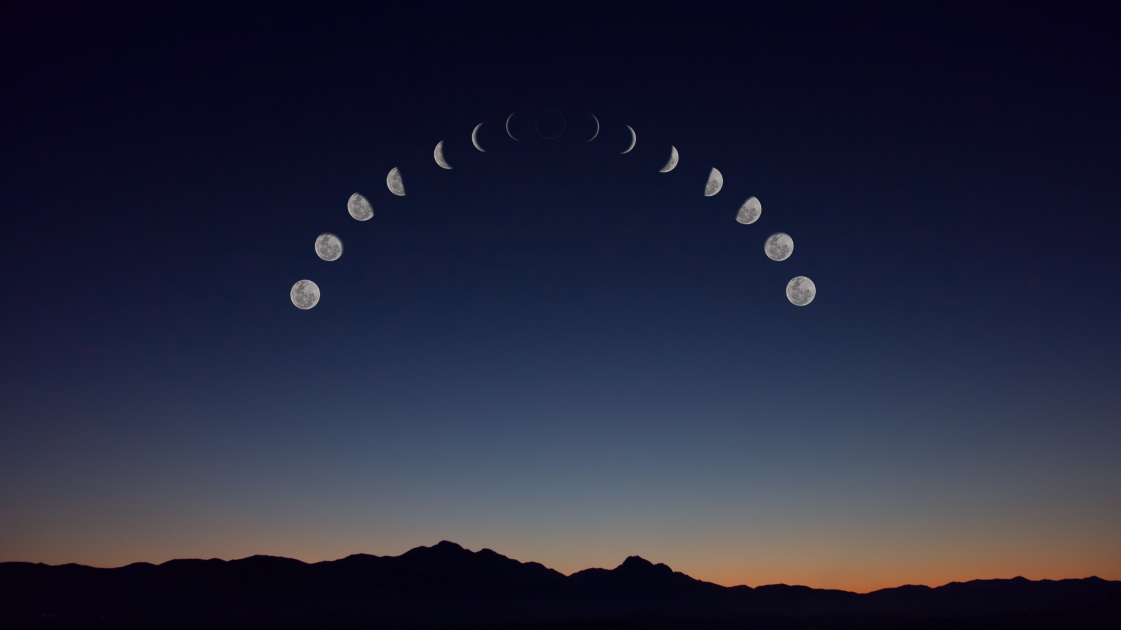 Новый месяц луна. Новолуние. Луна на небе. Месяц на небе. Новолуние на небе.